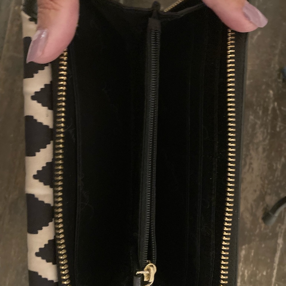 Wristlet / wallet - Picture 2 of 3